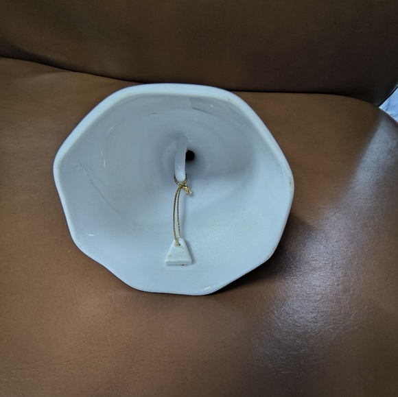 Vintage 1985 Santa Claus Porcelain Hand Bell Christmas Gold Tone Tip 80s - Picture 8 of 11